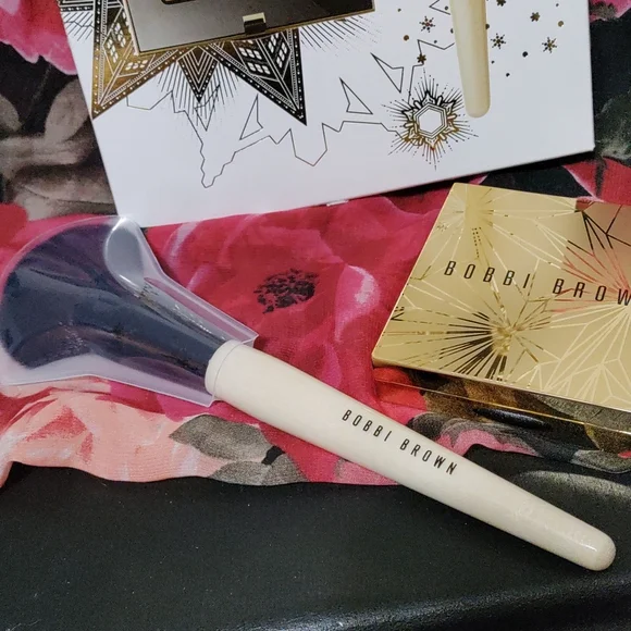 Bobbi Brown Highlighter and Brush Set